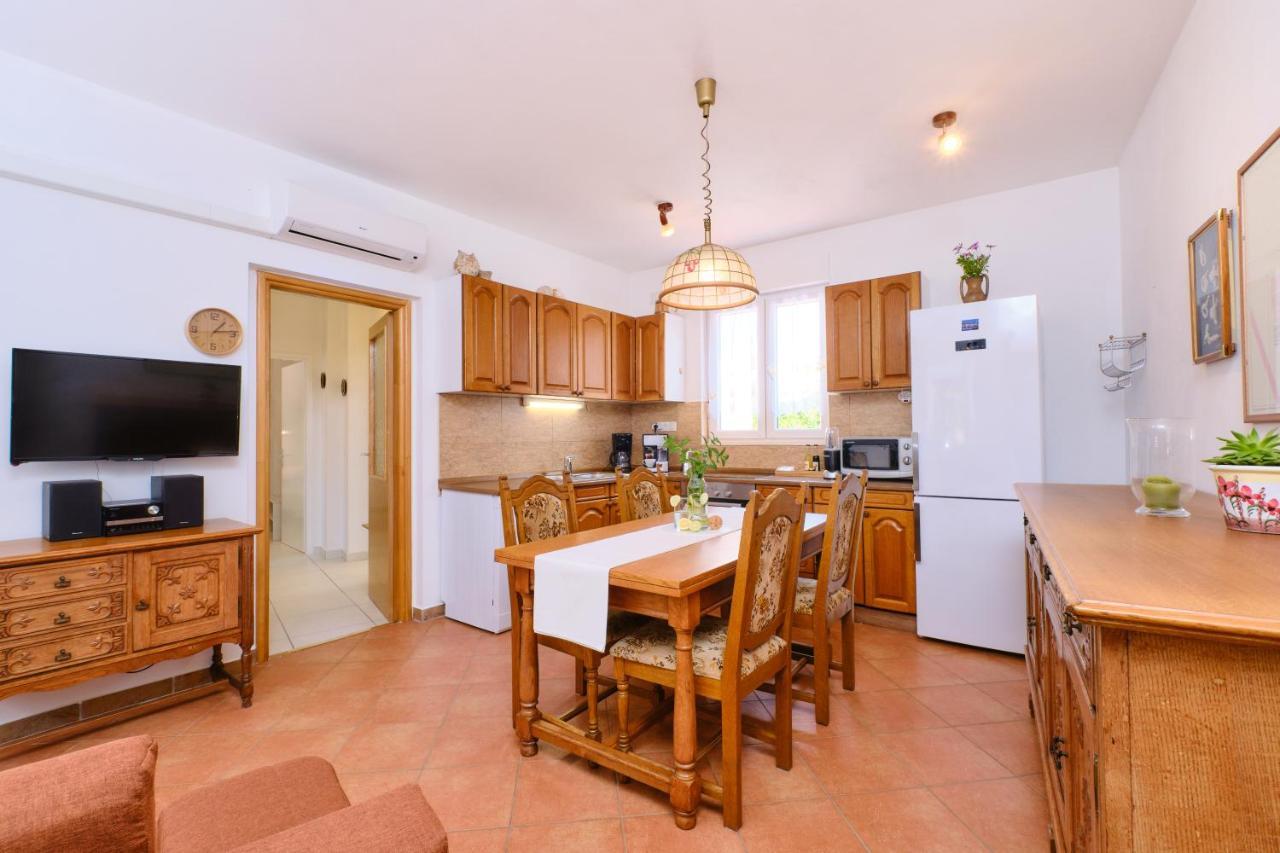 Apartments Antares Mali Losinj Exterior photo