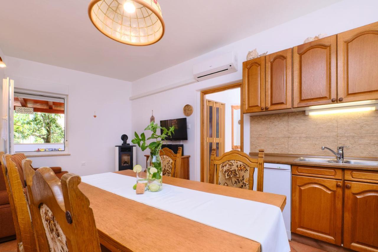 Apartments Antares Mali Losinj Exterior photo