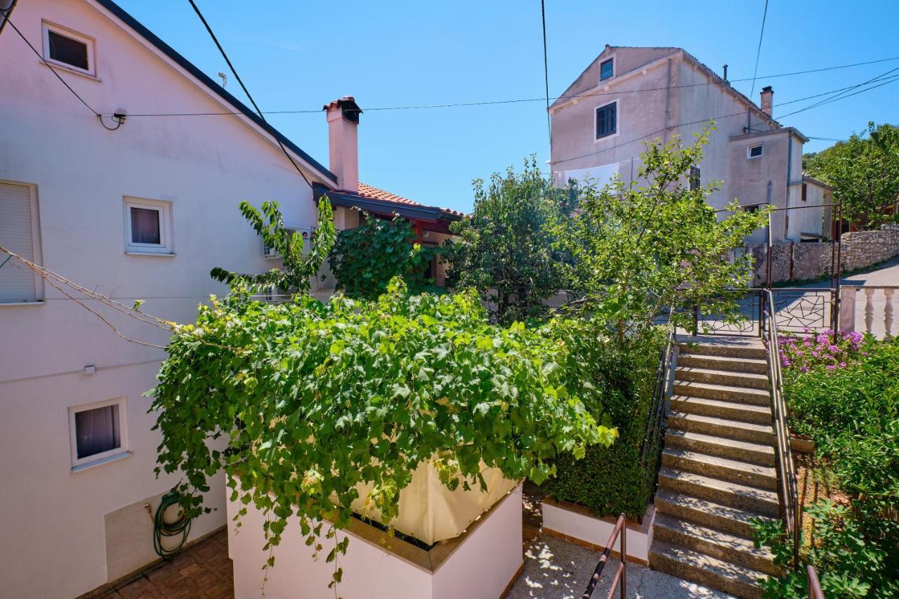 Apartments Antares Mali Losinj Exterior photo