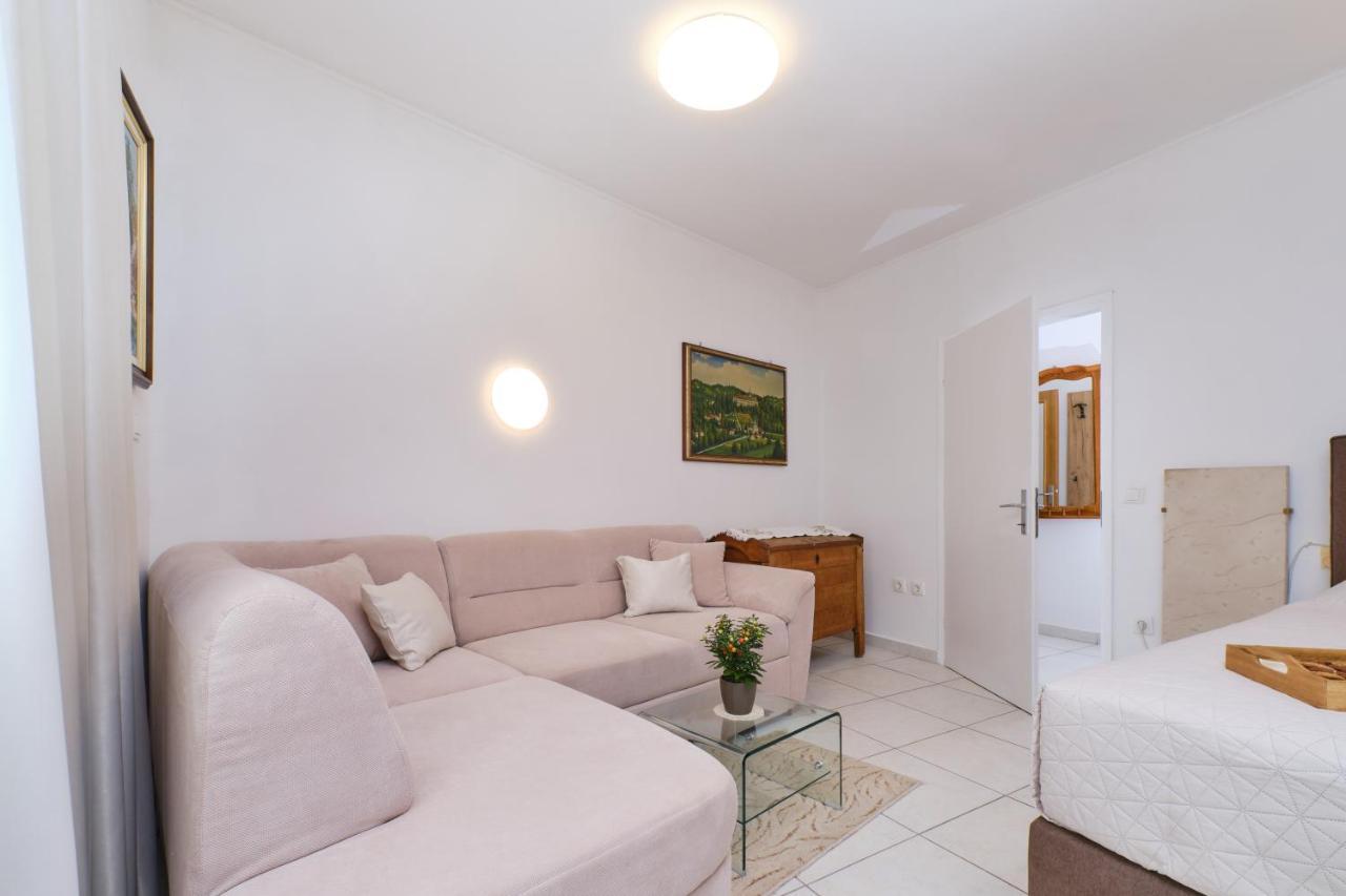 Apartments Antares Mali Losinj Exterior photo